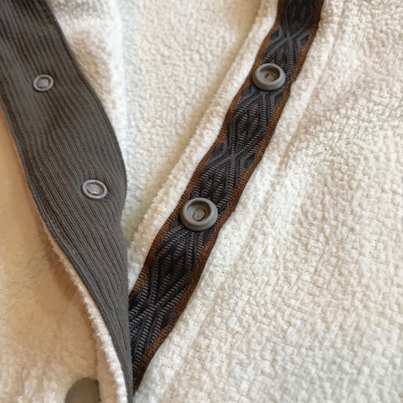 SOLDToad&Co Liftie Polar Bear Pullover Fleece - Picture 5 of 6